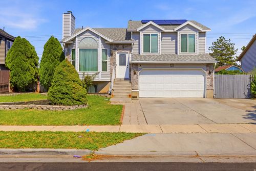 5697 Esprit Dr, Kearns, UT, 84118-7932 | Card Image