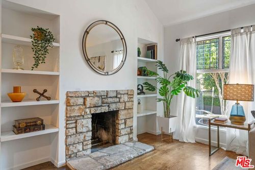 9039 Phyllis Ave, West Hollywood, CA, 90069-4408 | Card Image