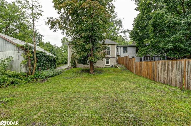 9 Sunnidale Rd, Home with 4 bedrooms, 2 bathrooms and 6 parking in Barrie ON | Image 4