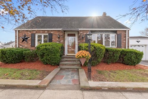 25 Northend St, Peabody, MA, 01960-3258 | Card Image