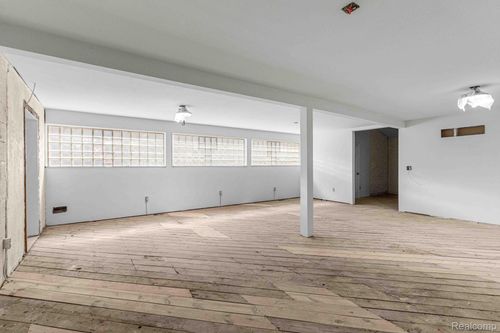 1015 E State Fair, Highland Park, MI, 48203-1215 | Card Image