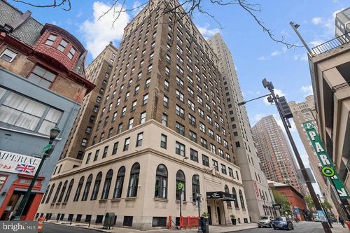 1531-1324 Locust St, PHILADELPHIA, PA, 19107-7011 | Card Image