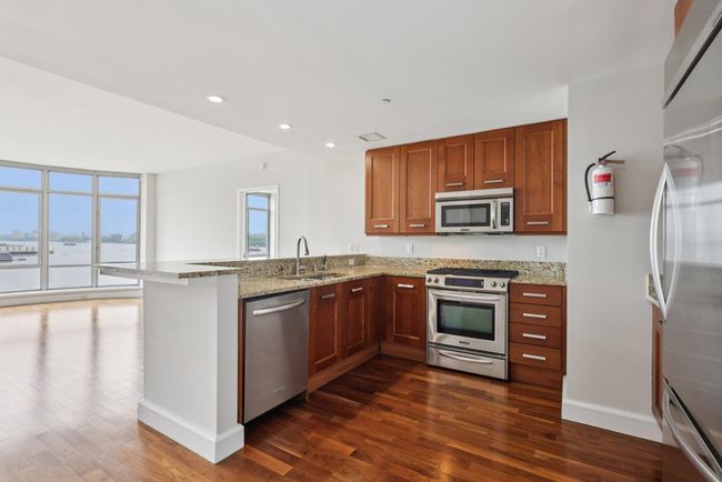APT-1215 - 8100 River Rd, Condo with 2 bedrooms, 2 bathrooms and null parking in North Bergen NJ | Image 8