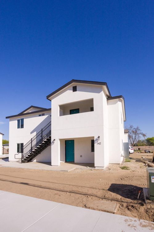 142 E Vandalia Avenue, Porterville, CA, 93257 | Card Image