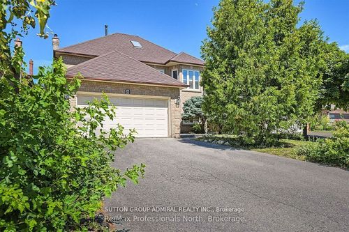 8 Elmsley Dr, Richmond Hill, ON, L4C8N1 | Card Image