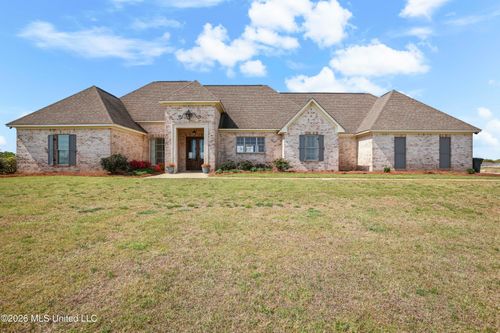 109 Andover Dr, Flora, MS, 39071-9207 | Card Image