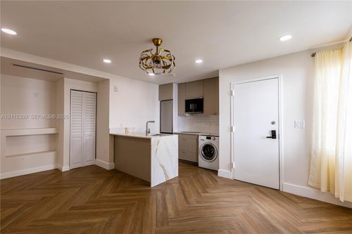 104-e-731 6th St, Miami Beach, FL, 33139-6451 | Card Image
