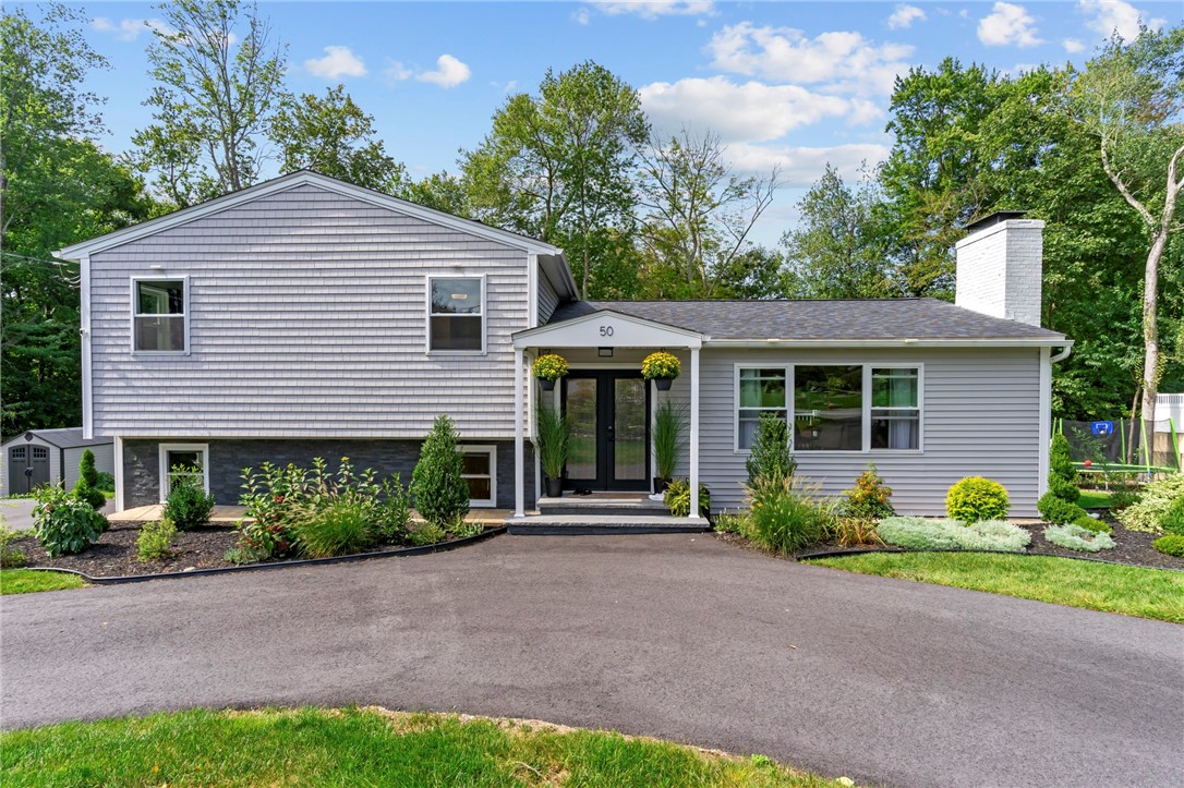 Maureen Dr, Smithfield, RI 02917