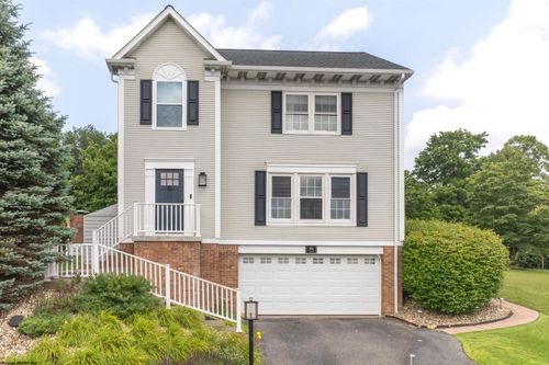 104 Lockwood Dr, Morgantown, WV, 26508-8929 | Card Image
