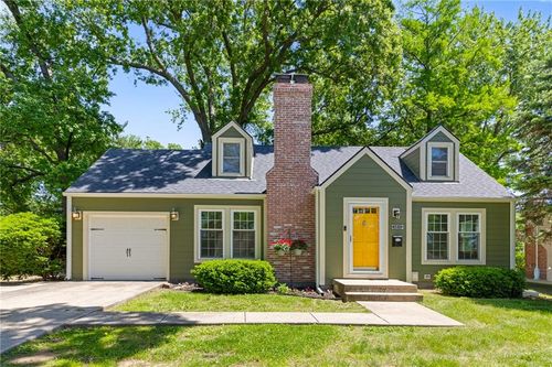 5813 Riggs St, Mission, KS, 66202-2652 | Card Image