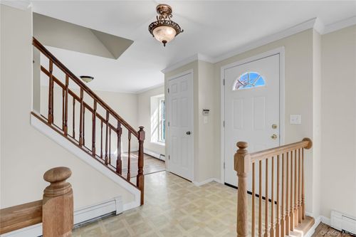 20 Gabon Ln, Coram, NY, 11727-1413 | Card Image