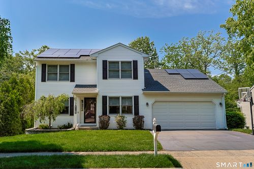 12 Big Spruce Ln, West Haven, CT, 06516-7710 | Card Image