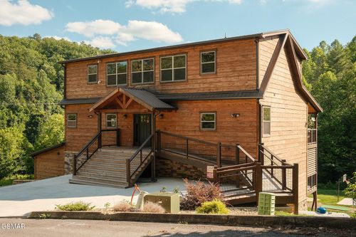 3036 Cloudburst Drive, Sevierville, TN, 37862 | Card Image