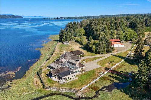 340 Berray Rd, Fanny Bay, BC, V0R1W0 | Card Image