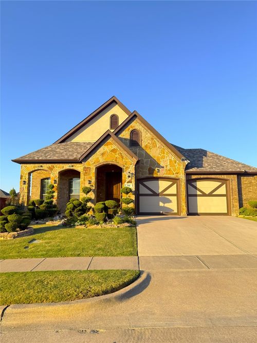 701 Sendero Dr, Arlington, TX, 76002-5715 | Card Image