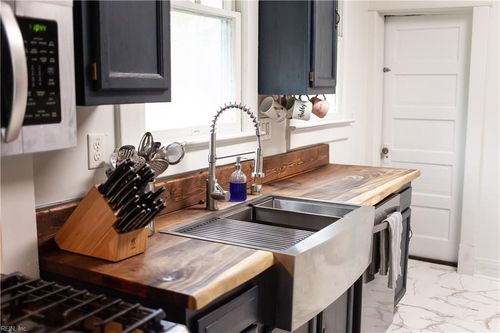 1040 Leckie St, Portsmouth, VA, 23704-1904 | Card Image