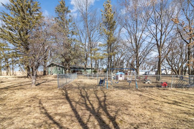 Former daycare area with fencing that stays! | Image 25