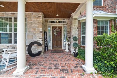 Large front covered patio | Image 1