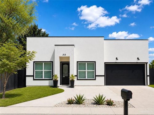 313 E 1st St, San Juan, TX, 78589-3005 | Card Image
