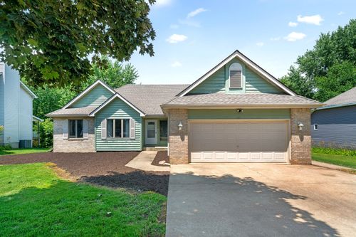 768 Cynthia Dr, Sandwich, IL, 60548-9235 | Card Image