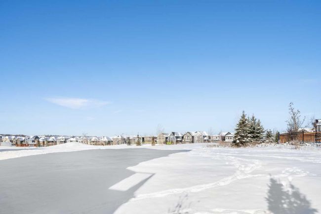 915 Cranbrook Walk Se, Home with 2 bedrooms, 1 bathrooms and 1 parking in Calgary AB | Image 17