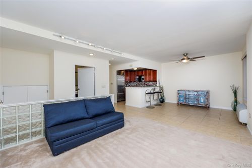 6hh-100 W Broadway, Long Beach, NY, 11561-4049 | Card Image