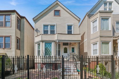 3412 W Mclean Avenue, Chicago, IL, 60647 | Card Image