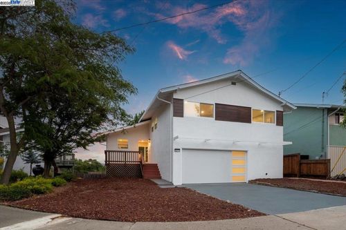 5277 Winifred Dr, Castro Valley, CA, 94546-2551 | Card Image