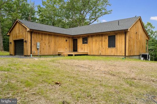 80 River Oak Dr, BENTONVILLE, VA, 22610-1985 | Card Image