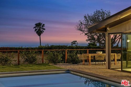 3748 Seahorn Dr, MALIBU, CA, 90265-5658 | Card Image