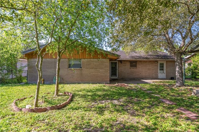 407 E 10 Th St, House other with 3 bedrooms, 2 bathrooms and null parking in Bishop TX | Image 25