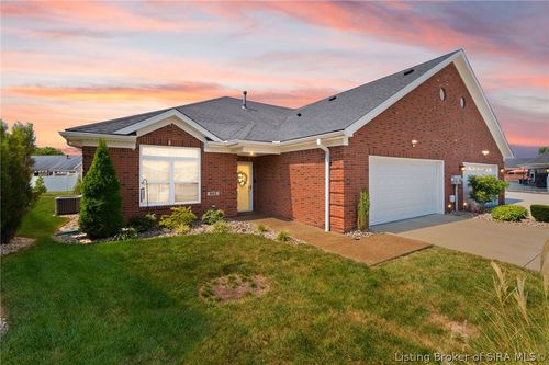 605 Kingsbury Ct, Clarksville, IN, 47129-1060 | Card Image