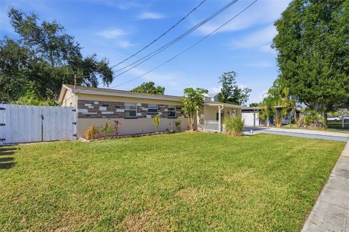 318 Country Club Dr, OLDSMAR, FL, 34677-3902 | Card Image