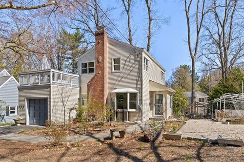 215 Benedict Ave, Tarrytown, NY, 10591-4301 | Card Image