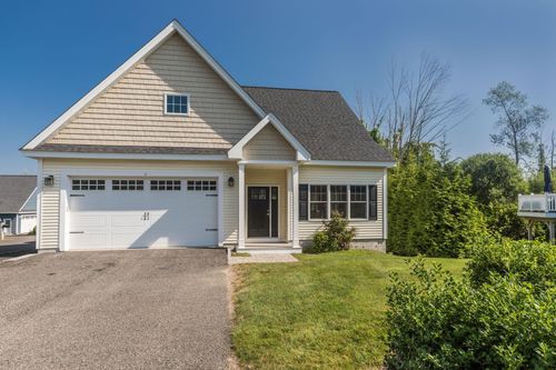 6 Chadwick Cir, Windham, NH, 03087-2406 | Card Image
