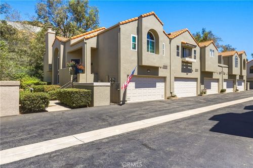 22229 Shadow Valley Cir, Chatsworth, CA, 91311-1253 | Card Image