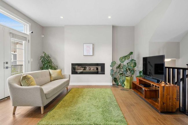 831 85 St Sw, Home with 4 bedrooms, 3 bathrooms and 2 parking in Calgary AB | Image 13