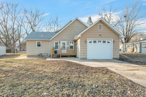 1415 N 7th St, Estherville, IA, 51334-1111 | Card Image