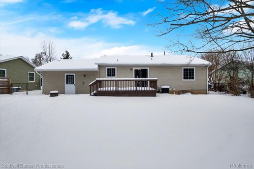 801 Hemlock Dr, Davison, MI, 48423-1927 | Card Image