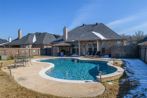 1107 Creole Dr, Bossier City, LA, 71111-8224 | Card Image