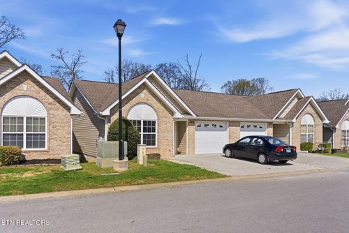 729 Graham Way, Knoxville, TN, 37912-3695 | Card Image