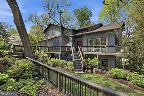137 E Woods Dr, LITITZ, PA, 17543-8652 | Card Image