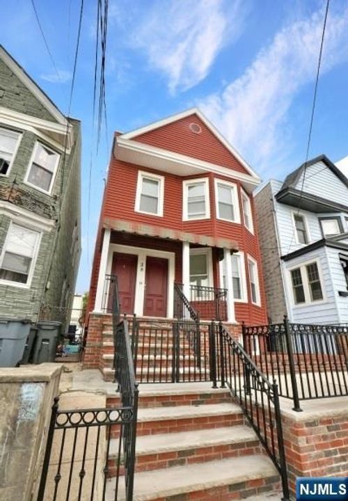 38 Gates Ave, Jersey City, NJ, 07305-4707 | Card Image