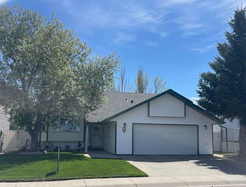 16 Upland St W, Brooks, AB, T1R1J8 | Card Image