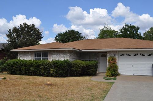 705 Dawn Ln, Fredericksburg, TX, 78624-5127 | Card Image