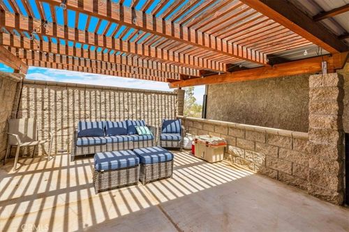 58331 Caliente St, Yucca Valley, CA, 92284-8928 | Card Image