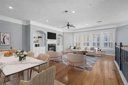 6124 Tyne St, Houston, TX, 77007-3044 | Card Image