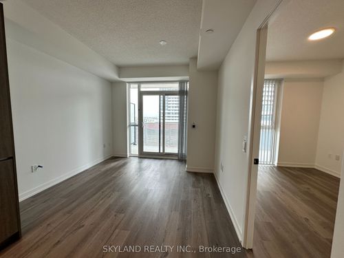 502-28 Interchange Way, Concord, ON, L4K5C3 | Card Image