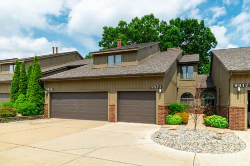 9919 Hawthorne Glen Dr, Grosse Ile, MI, 48138-2117 | Card Image