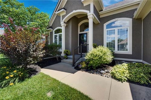 23603 W 72nd Ter, Shawnee, KS, 66227-2642 | Card Image